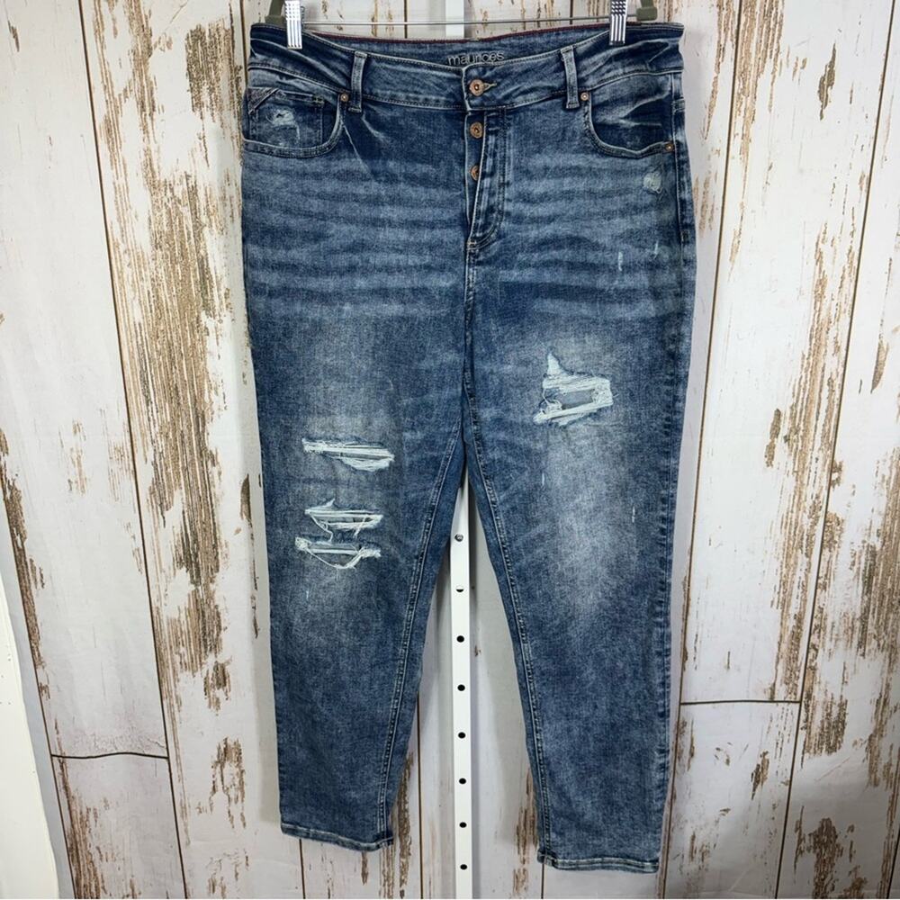 Maurices High Rise Boyfriend Distressed Jeans. Size 18W Reg. Excellent condition